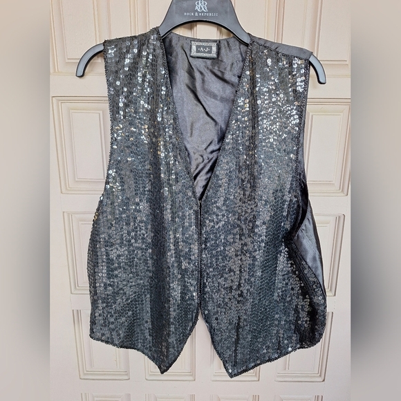 A.J. Sequined Vest SzL/XL Black Lined Tie Back Single Hook Closure Very Nice - Picture 1 of 9